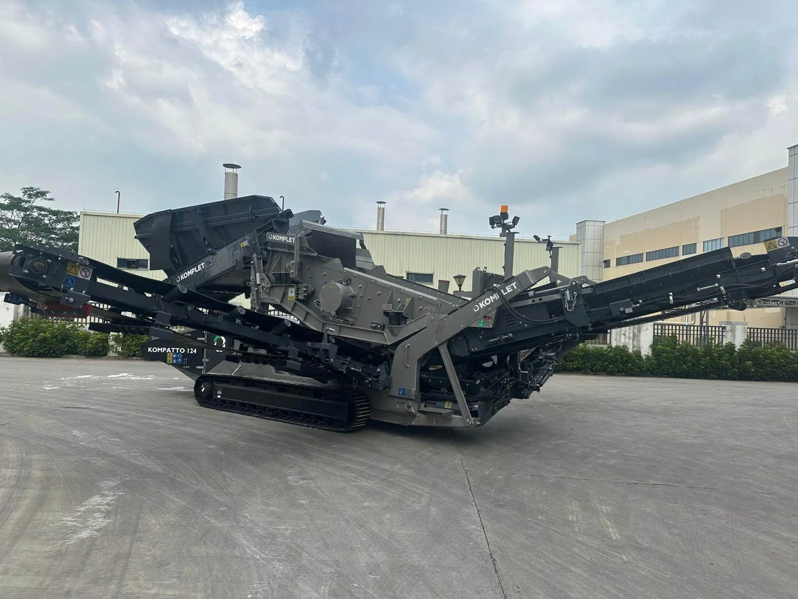 Kompatto 124 Mobile Screening Plant - Image 3