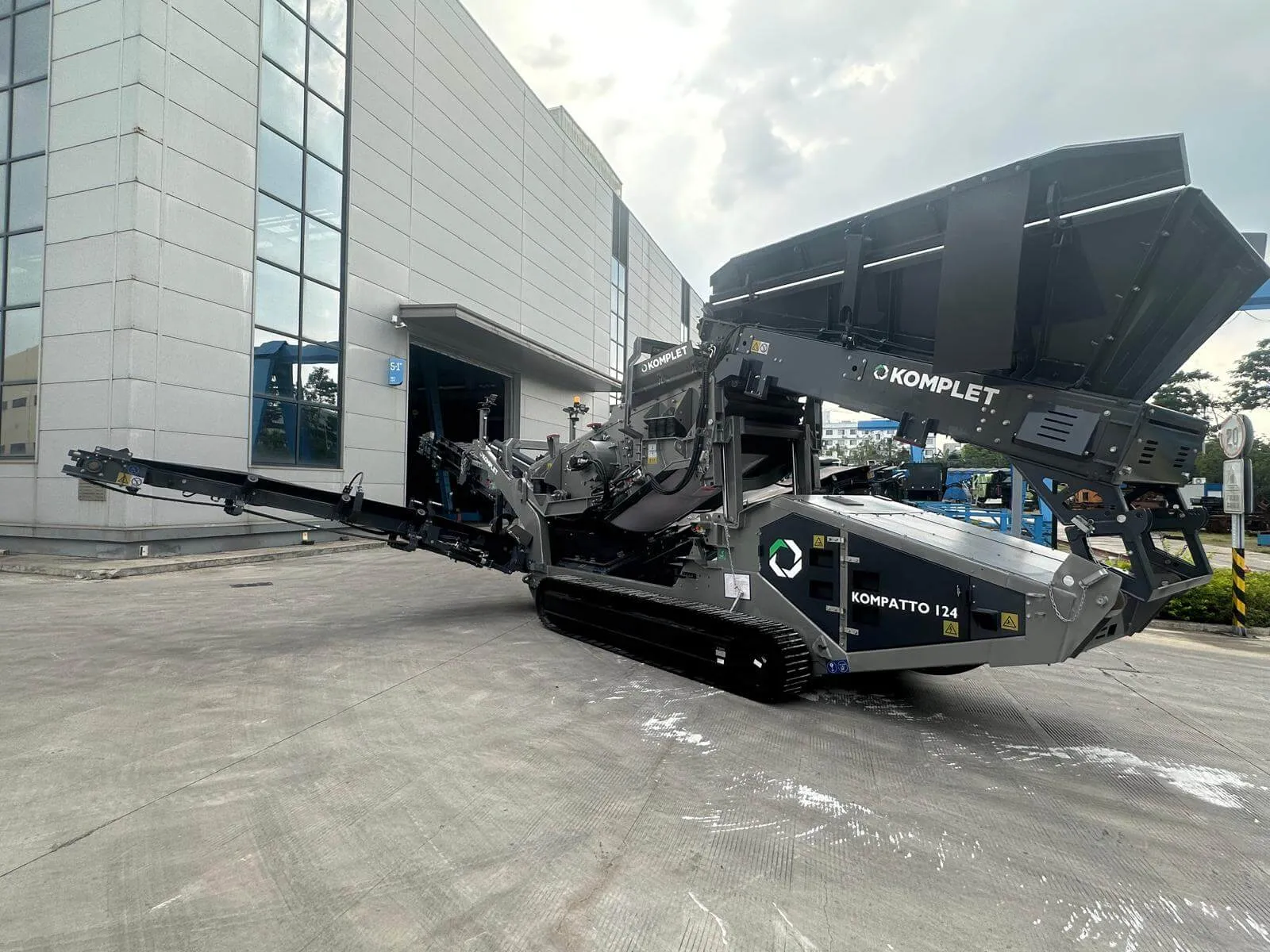 Kompatto 124 Mobile Screening Plant - Image 2